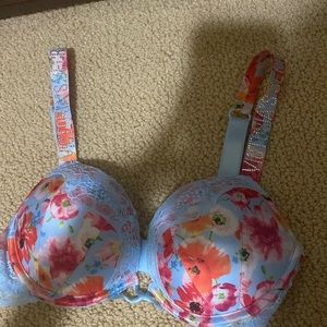 Victoria’s Secret Reinstone Bra 32A